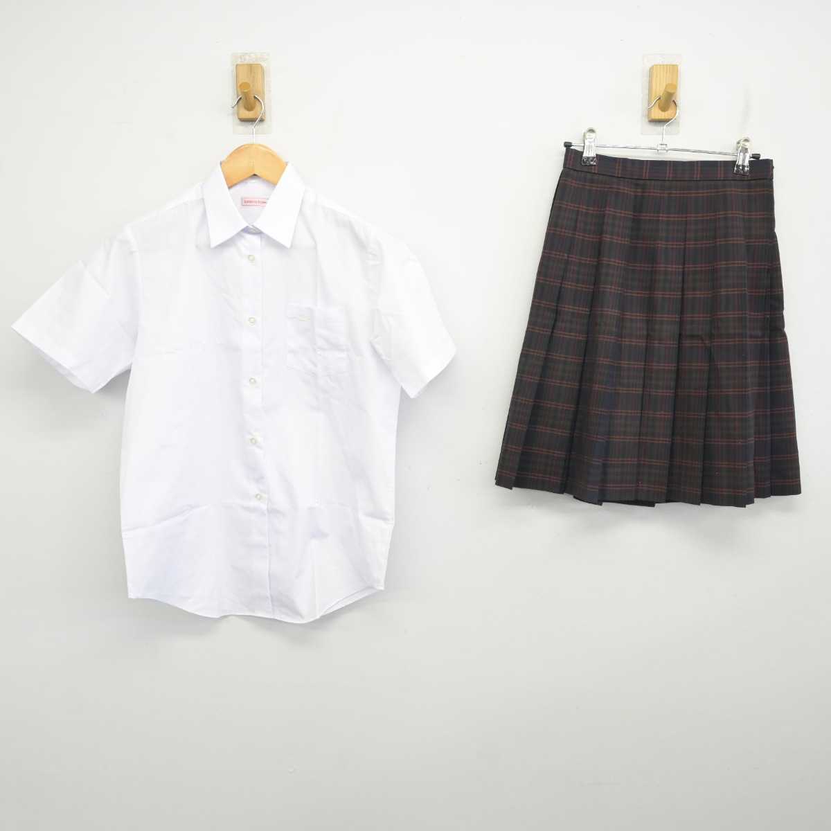 【中古】京都府 日新中学校 女子制服 2点 (シャツ・スカート) sf078701