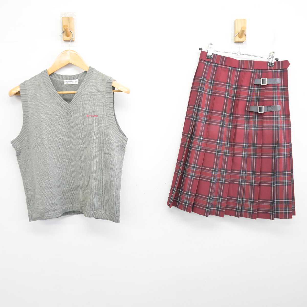 【中古】京都府 立命館中学校 女子制服 2点 (ニットベスト・スカート) sf078713