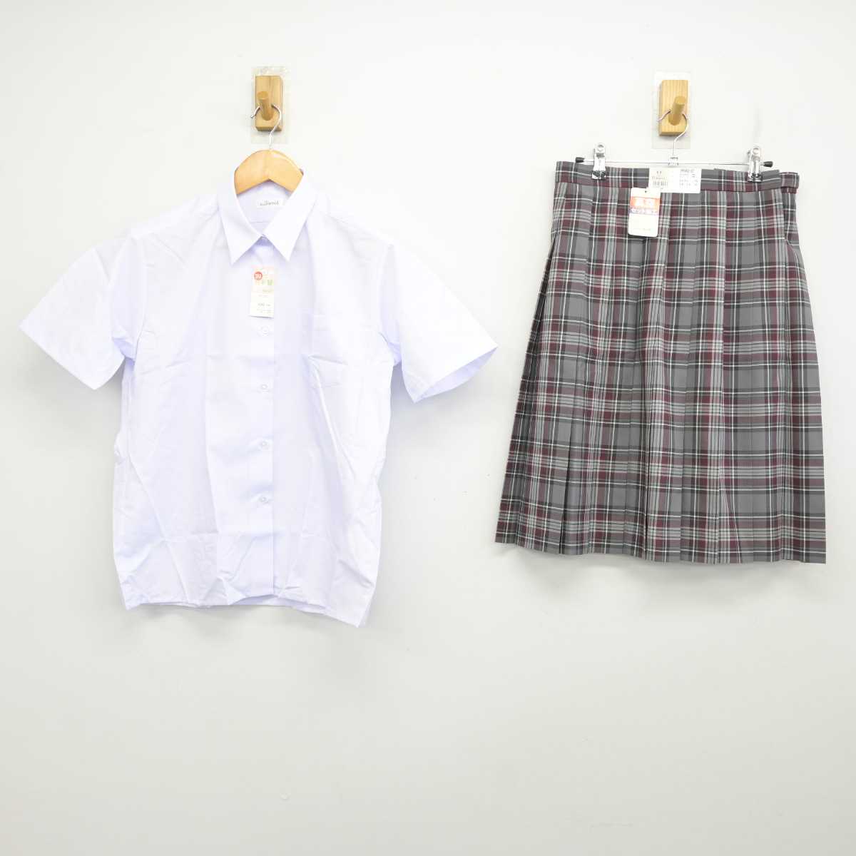 【中古】埼玉県 諏訪中学校 女子制服 2点 (シャツ・スカート) sf078727