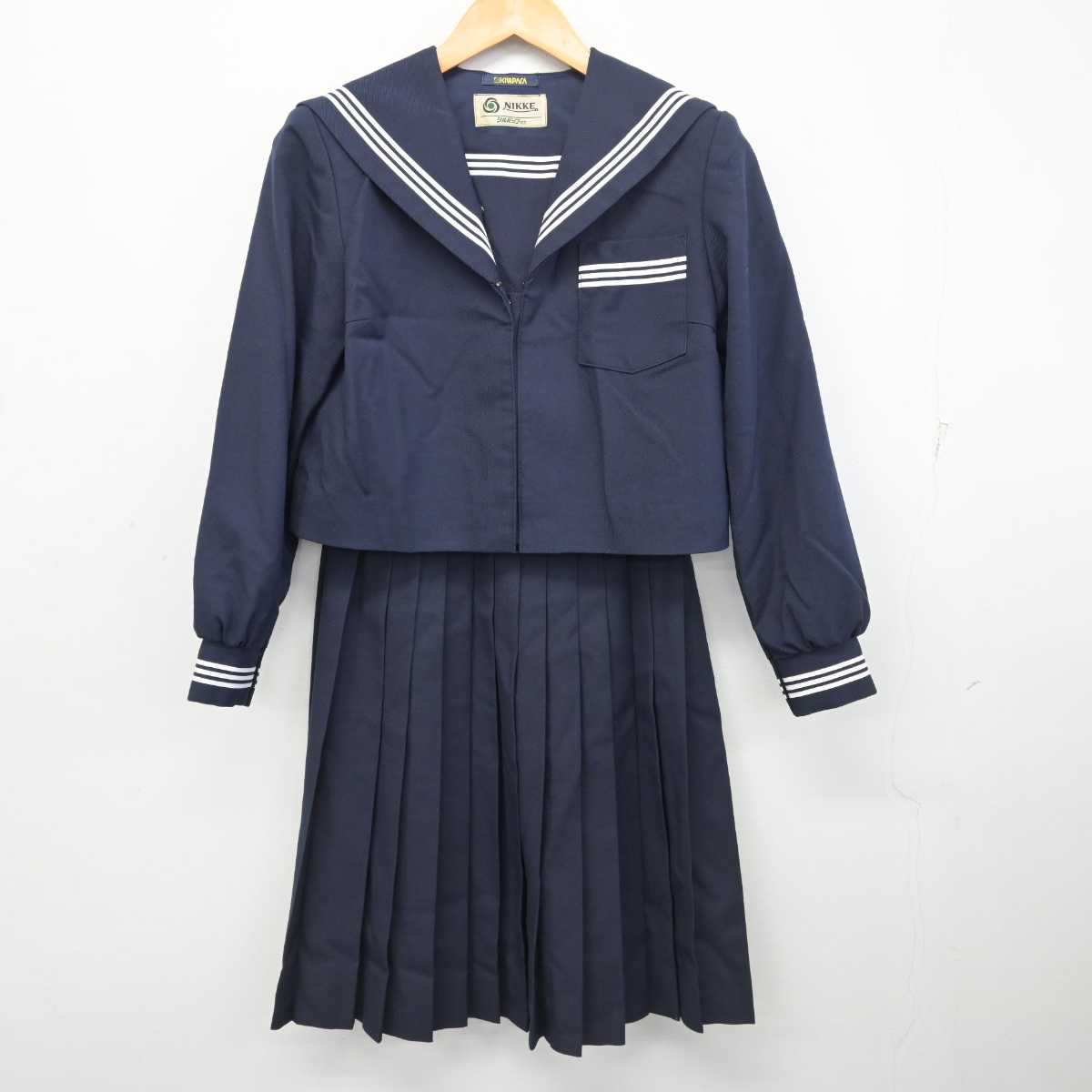 【中古】静岡県 森町立旭が丘中学校 女子制服 2点 (セーラー服・スカート) sf078731