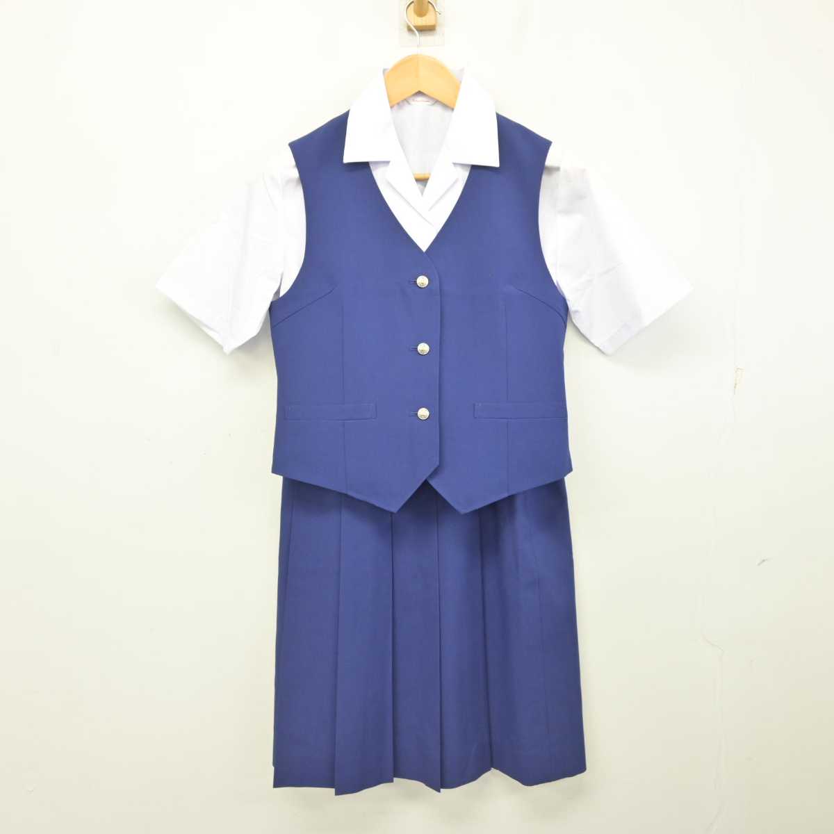 【中古】岩手県 不来方高等学校 女子制服 3点 (ベスト・シャツ・スカート) sf078803