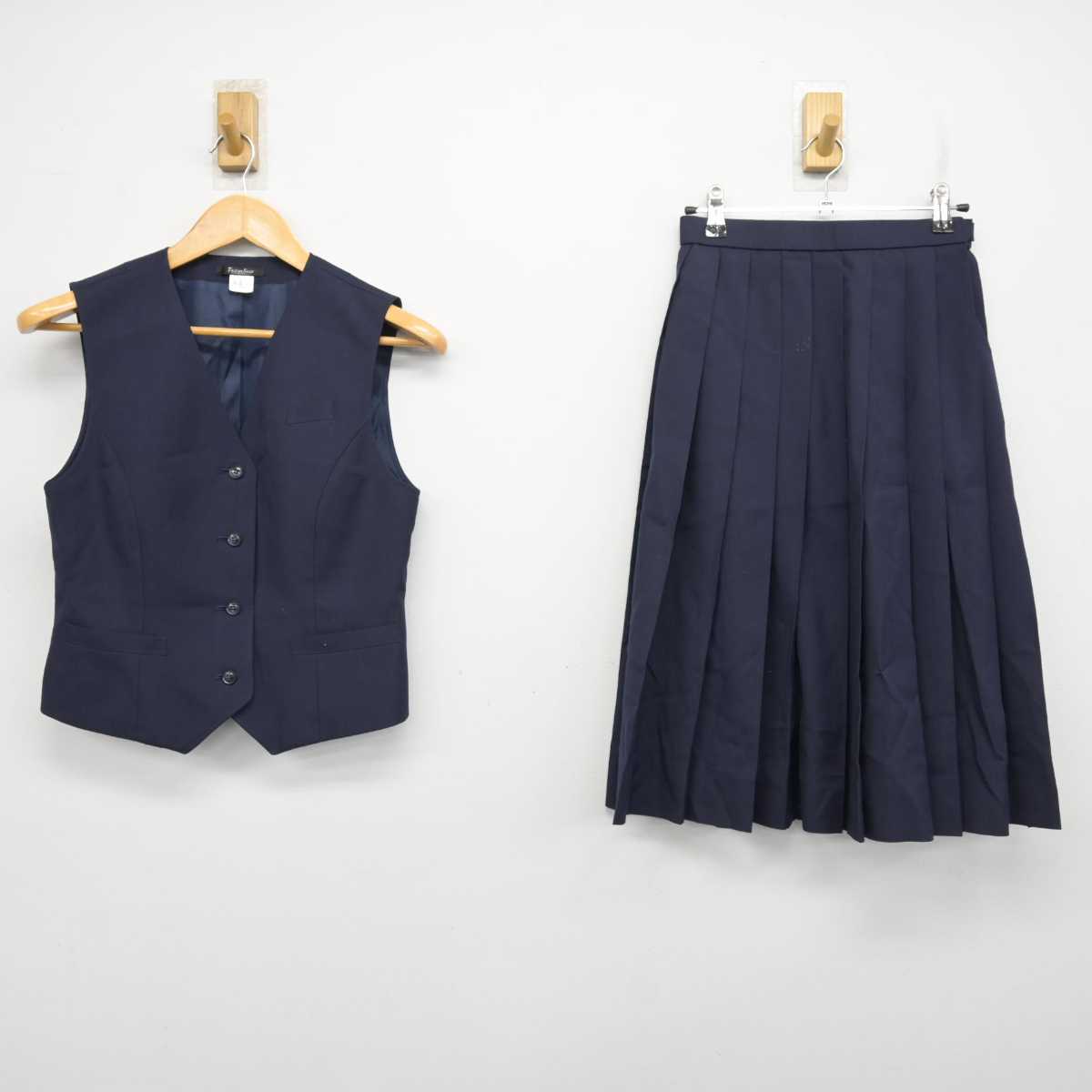 【中古】埼玉県 伊奈学園中学校 女子制服 2点 (ベスト・スカート) sf078862