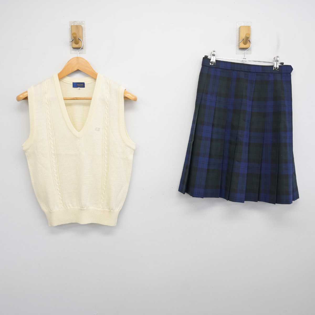 【中古】千葉県 千葉敬愛高等学校 女子制服 2点 (ニットベスト・スカート) sf078920