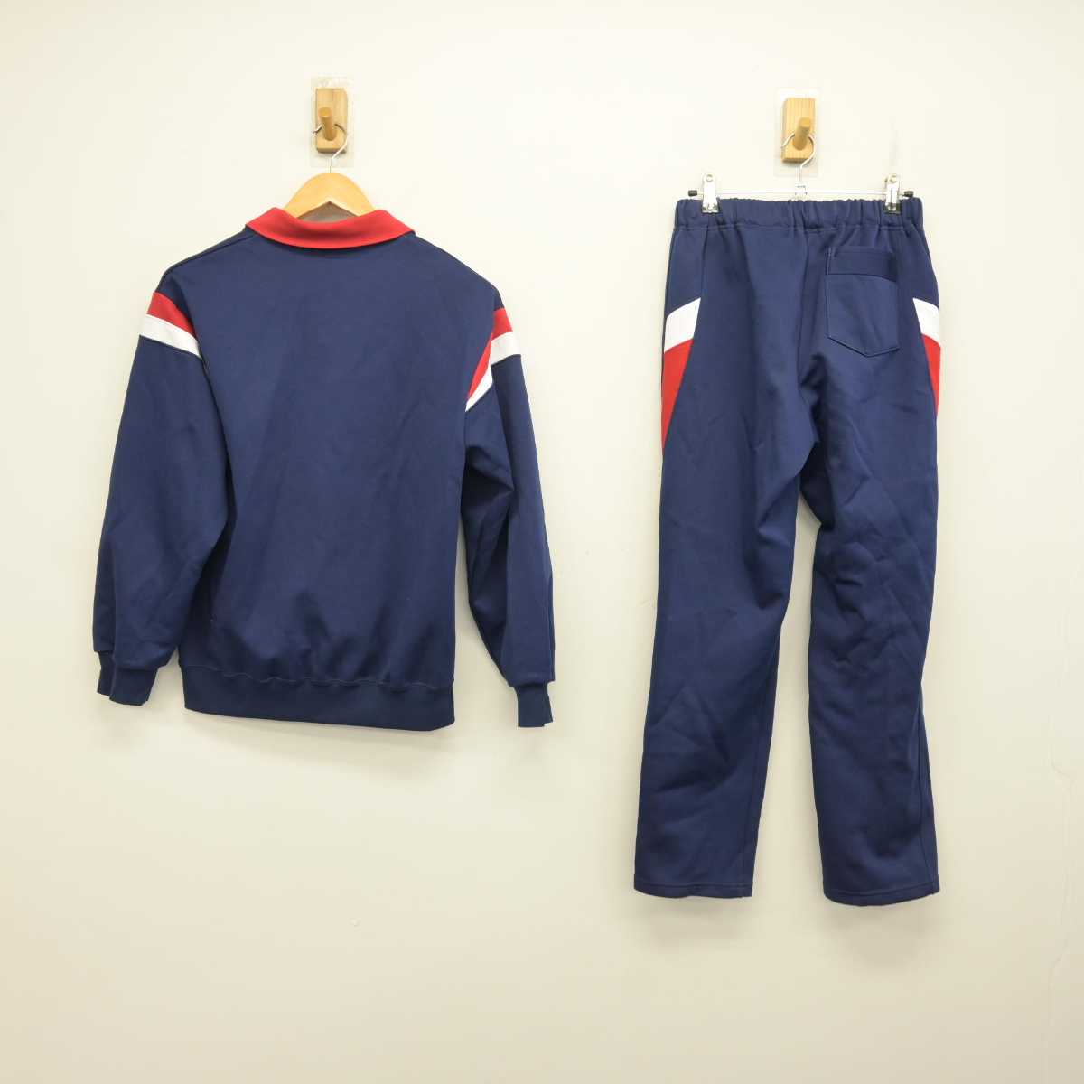 【中古】宮城県 塩竈市立第三中学校 女子制服 2点 (ジャージ 上・ジャージ 下) sf079032