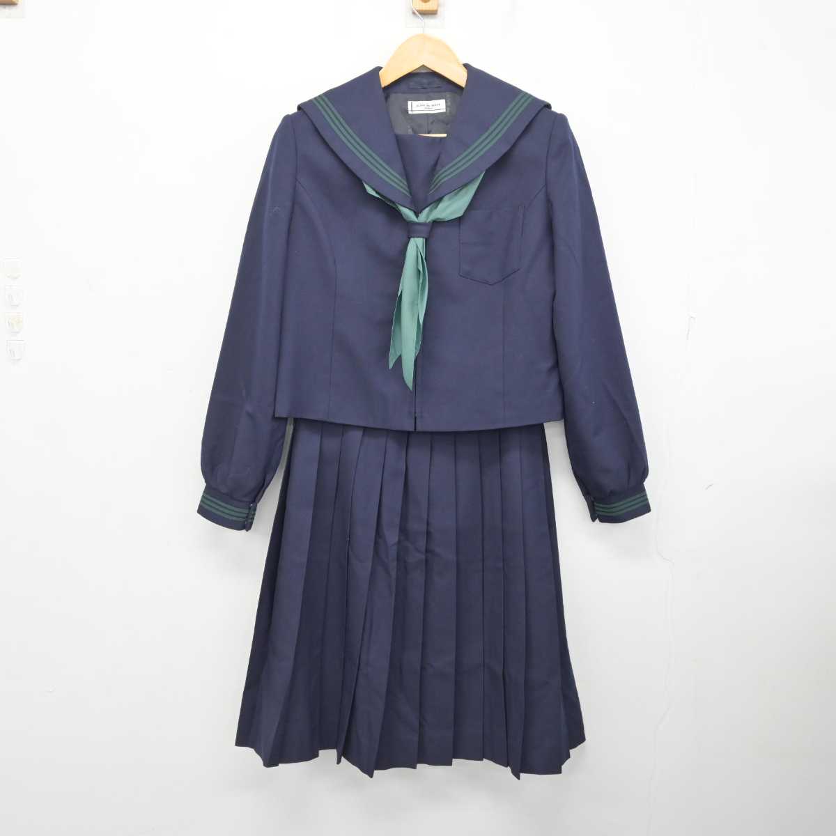 【中古】北海道 緑陽中学校 女子制服 4点 (セーラー服・セーラー服・スカート) sf079044