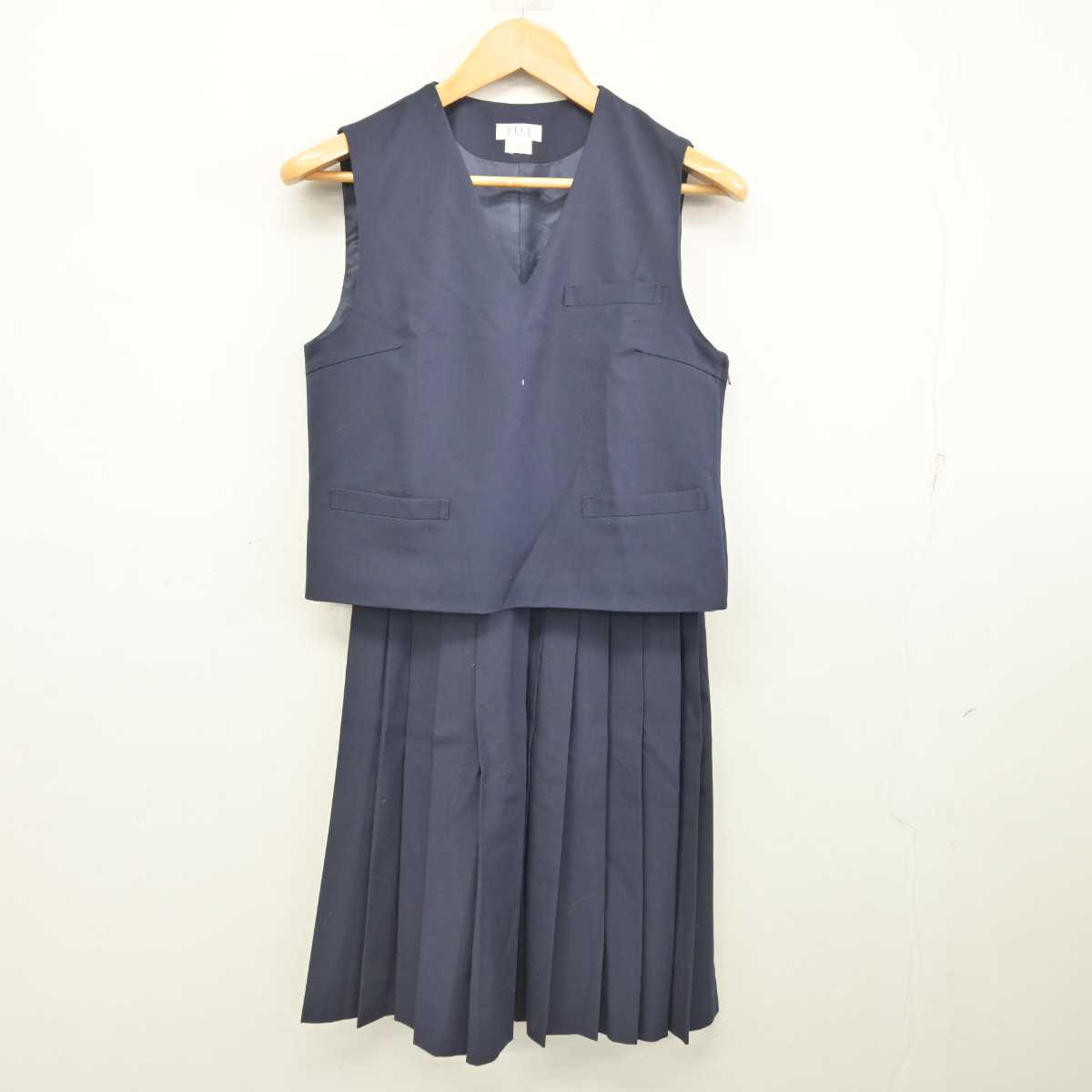 【中古】静岡県 西奈中学校 女子制服 2点 (ベスト・スカート) sf079082