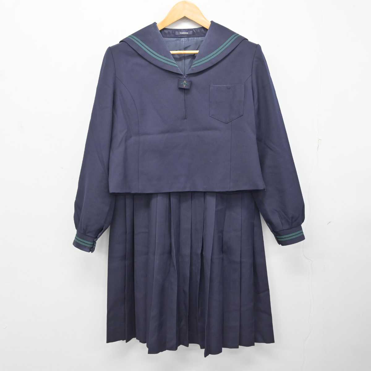 【中古】東京都 二松學舍大学附属高等学校 女子制服 2点 (セーラー服・スカート) sf079156