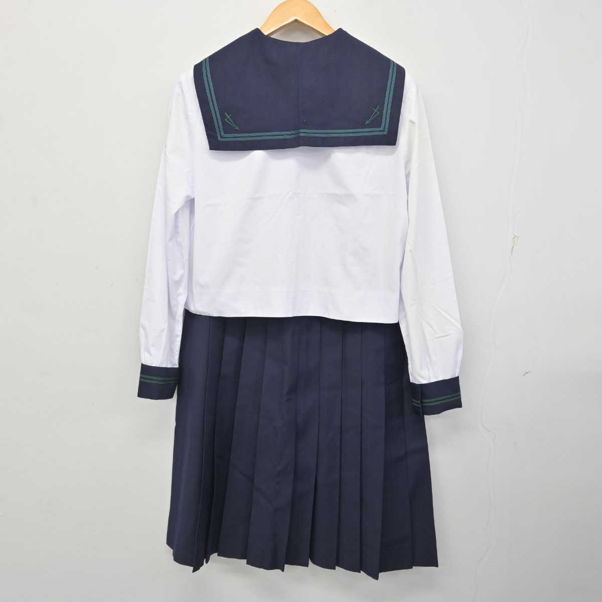 【中古】東京都 二松學舍大学附属高等学校 女子制服 3点 (セーラー服・スカート) sf079158