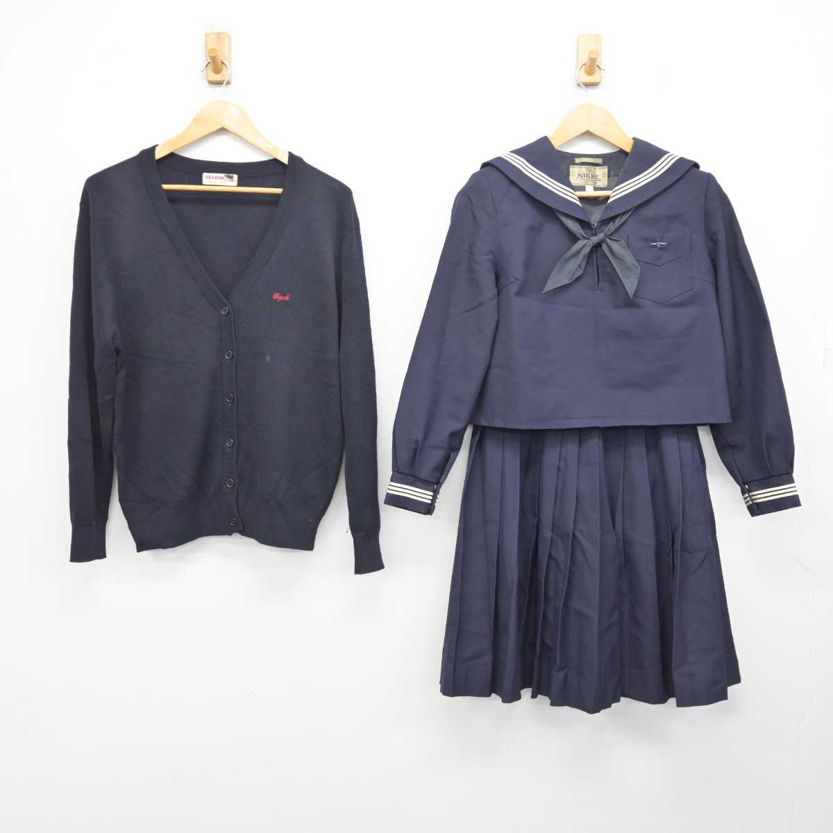 【中古】兵庫県 姫路東高等学校 女子制服 5点 (セーラー服・ニット・スカート) sf079161