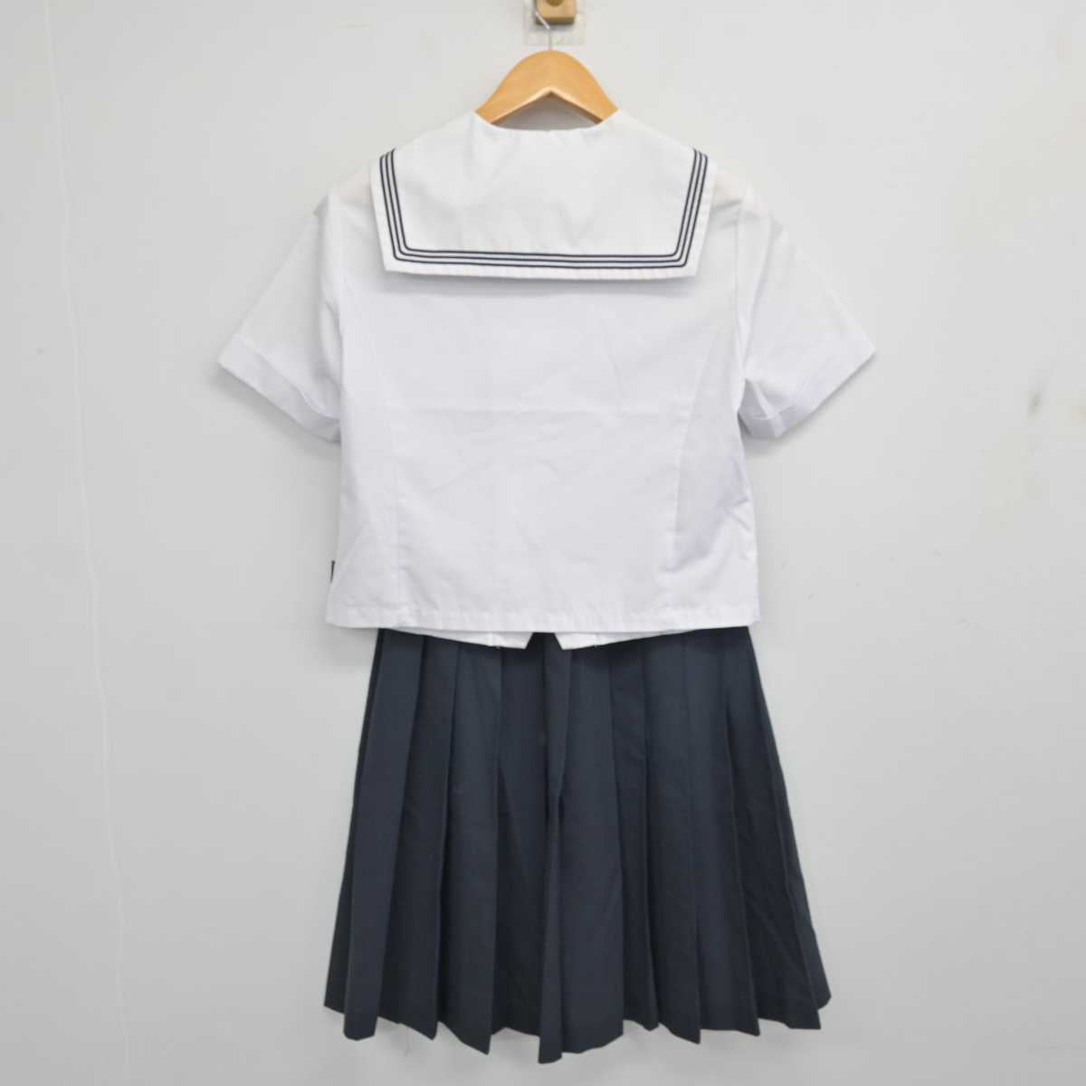 【中古】福井県 北陸高等学校 女子制服 2点 (セーラー服・スカート) sf079217