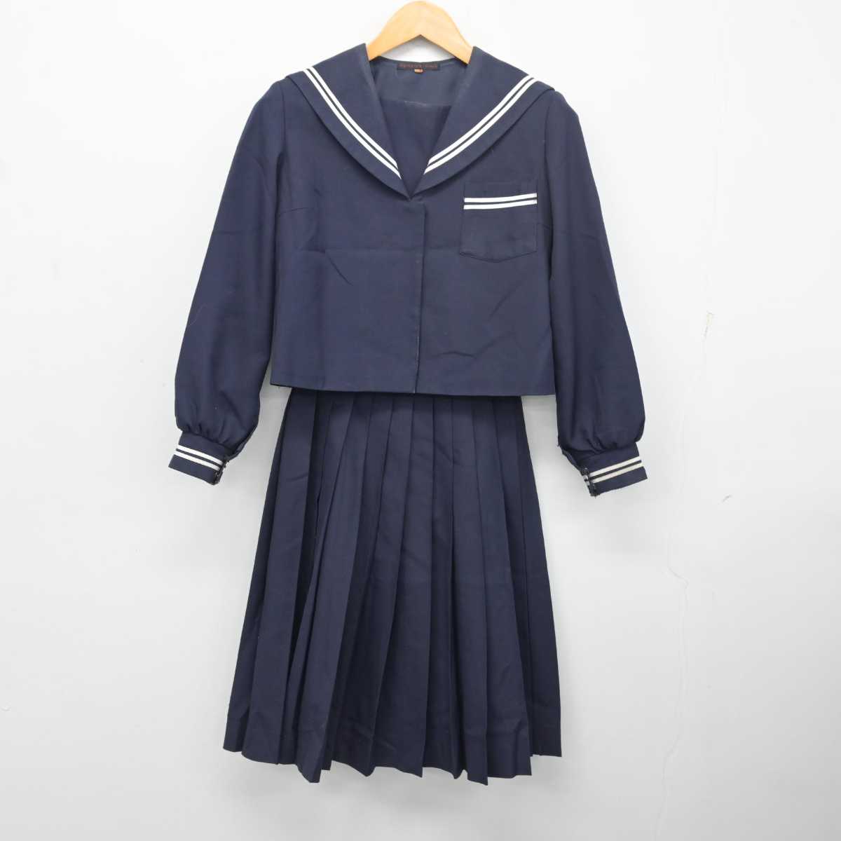 【中古】富山県 魚津市立西部中学校 女子制服 2点 (セーラー服・スカート) sf079314