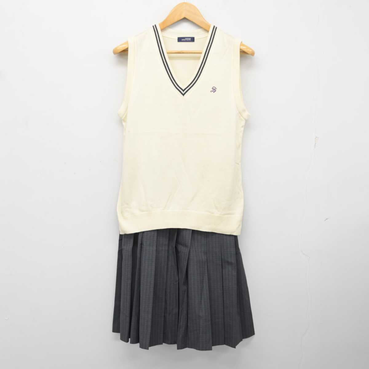 【中古】東京都 石神井東中学校 女子制服 2点 (ニットベスト・スカート) sf079319