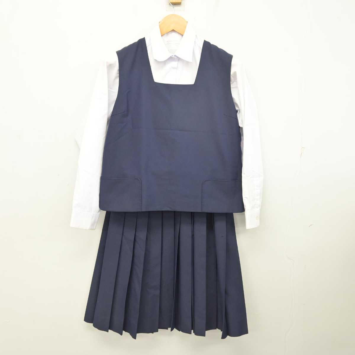 【中古】愛媛県 三津浜中学校 女子制服 4点 (ブレザー・ベスト・シャツ・スカート) sf079359