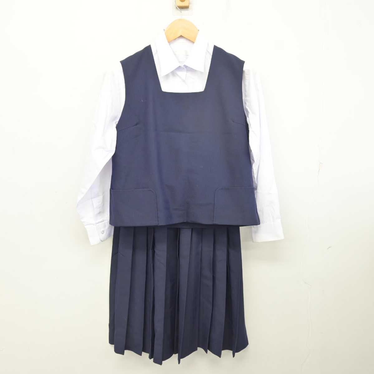 【中古】愛媛県 三津浜中学校 女子制服 4点 (ブレザー・ベスト・シャツ・スカート) sf079361