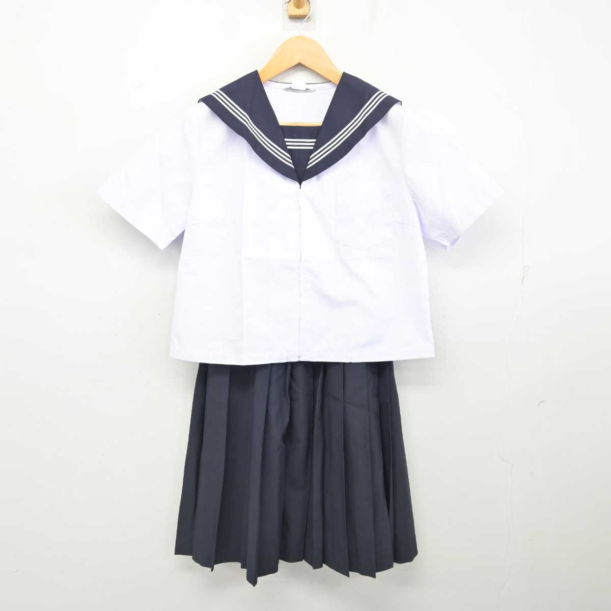 【中古】富山県 射水市立小杉中学校 女子制服 2点 (セーラー服・スカート) sf079602