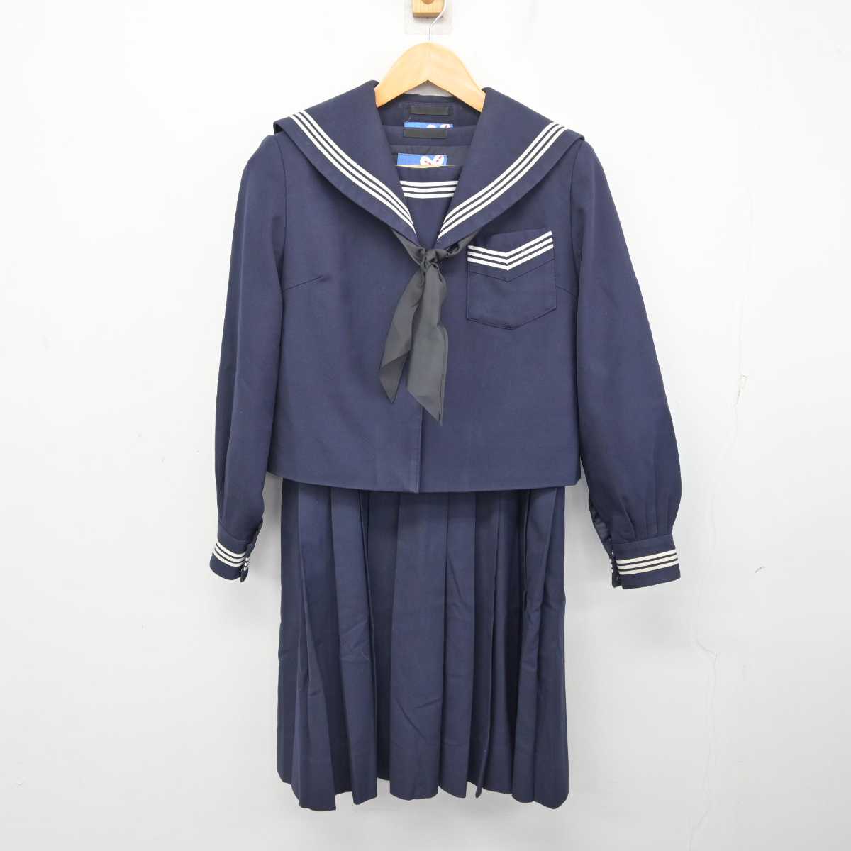 【中古】鹿児島県 鹿屋市立田崎中学校 女子制服 3点 (セーラー服・ジャンパースカート) sf079631