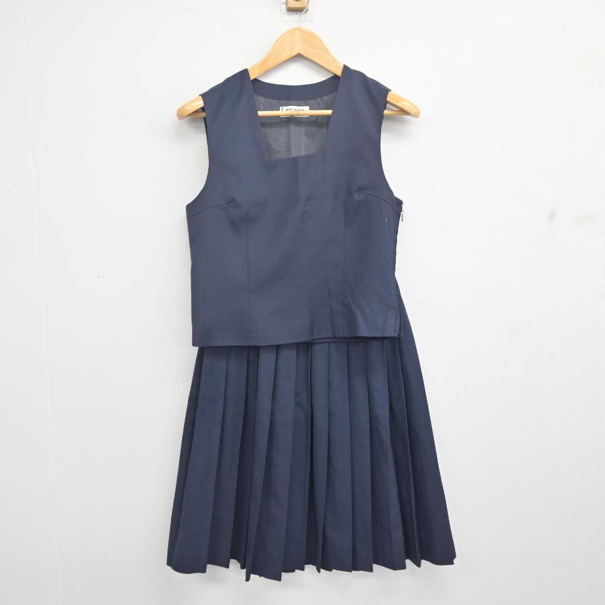 【中古】埼玉県 土合中学校 女子制服 2点 (ベスト・スカート) sf079730