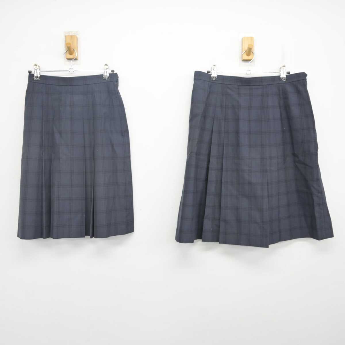 【中古】秋田県 西目高等学校 女子制服 2点 (スカート・スカート) sf079732