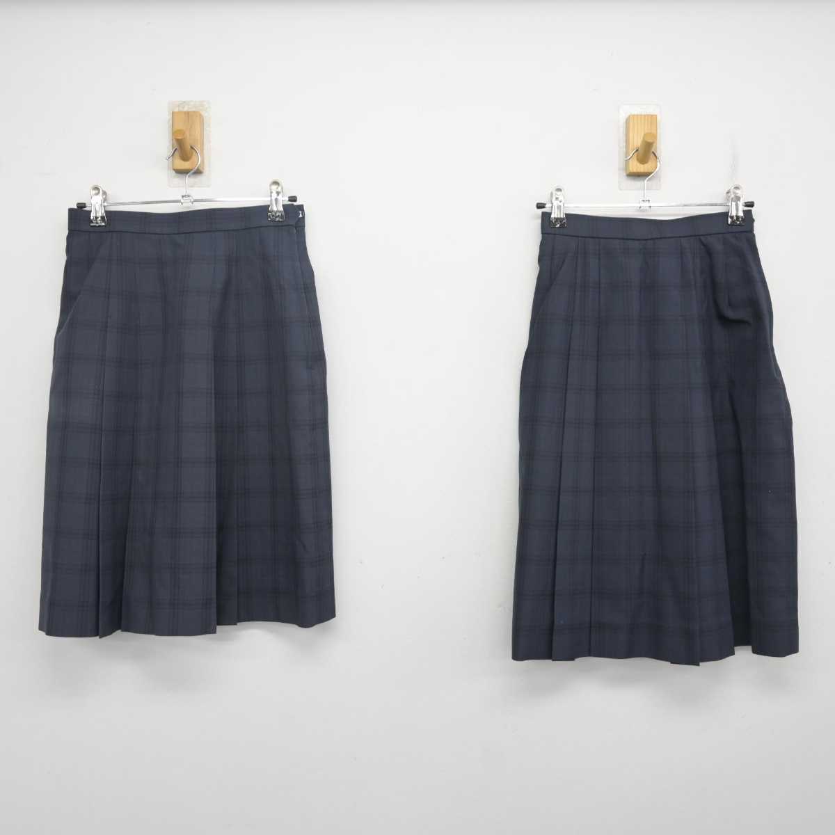 【中古】秋田県 西目高等学校 女子制服 2点 (スカート・スカート) sf079733