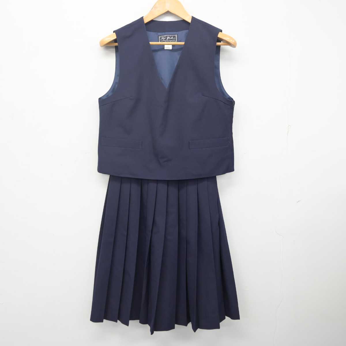 【中古】埼玉県 岩槻中学校 女子制服 3点 (ブレザー・ベスト・スカート) sf079792