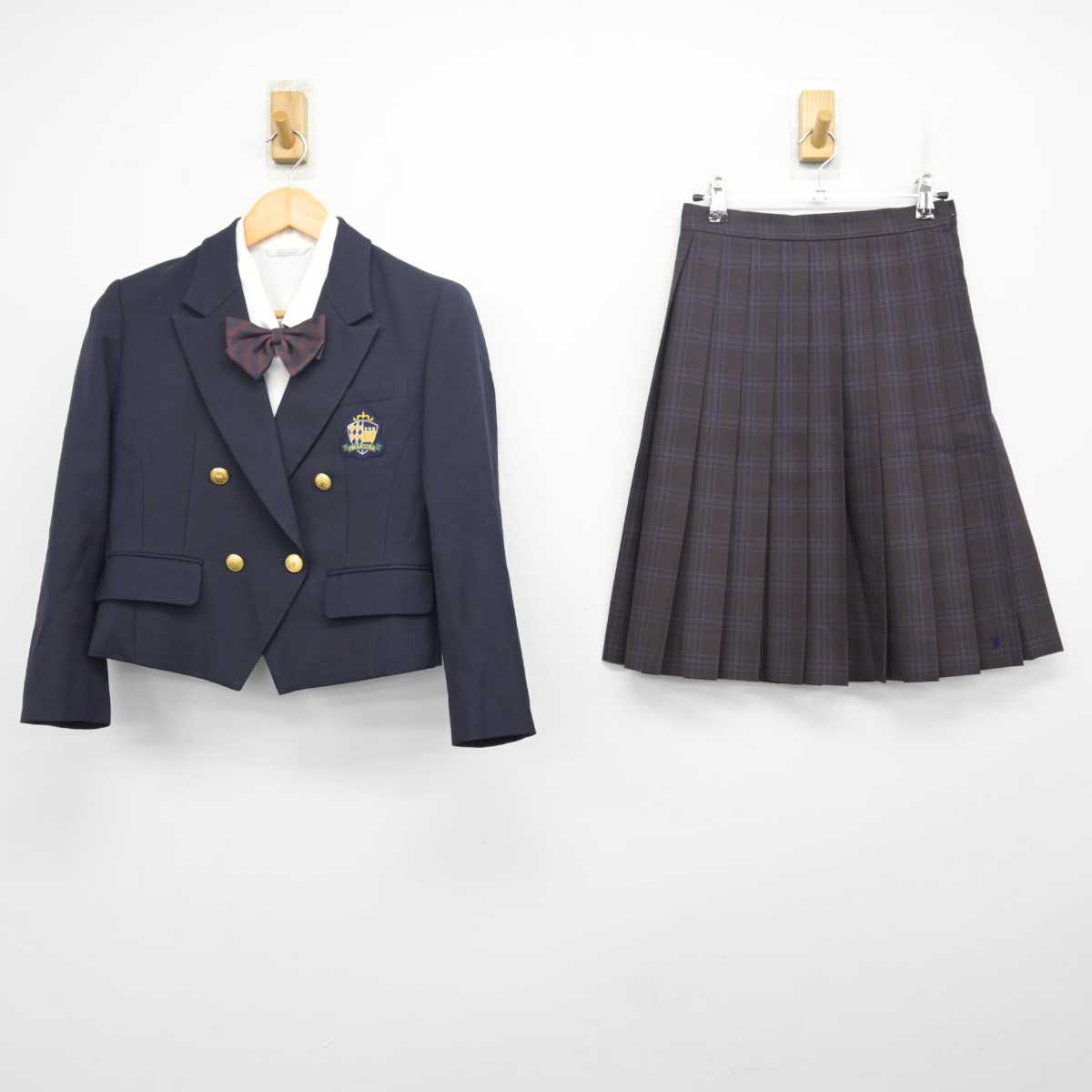 【中古】愛知県 岩倉総合高等学校 女子制服 4点 (ブレザー・シャツ・スカート) sf079813