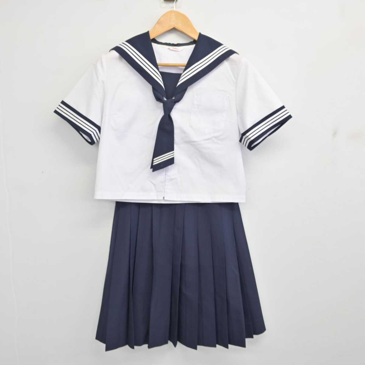 【中古】 学校名不明 女子制服 3点 (セーラー服・スカート) sf079866