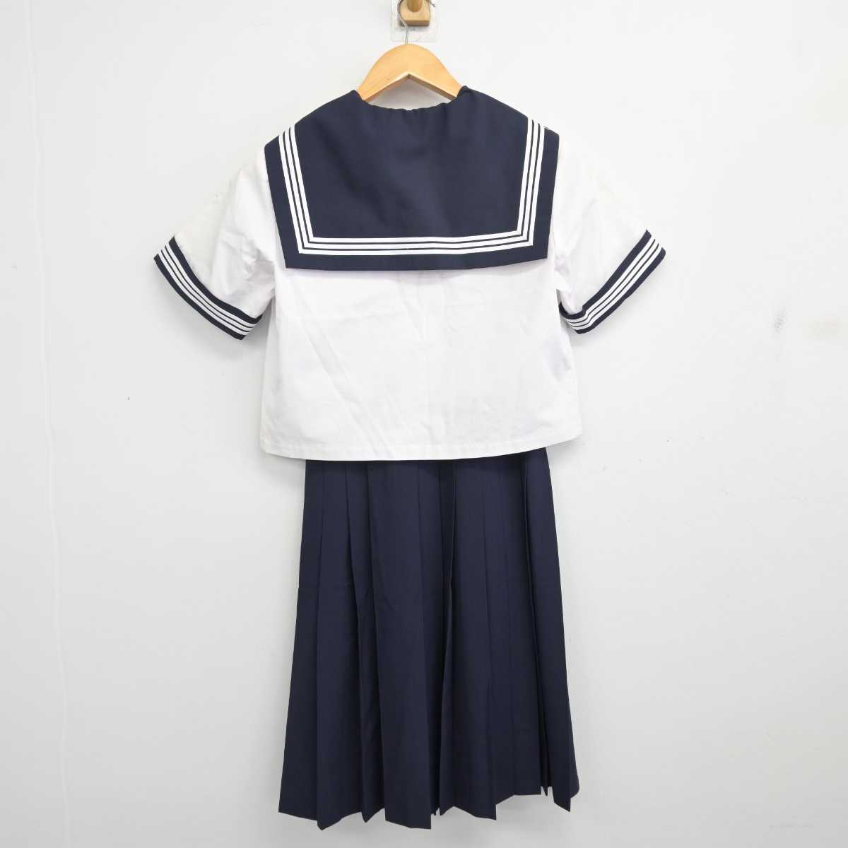 【中古】 学校名不明 女子制服 2点 (セーラー服・スカート) sf079867