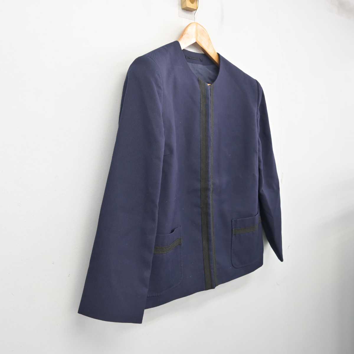 【中古】東京都  江戸川区立小岩第三中学校 女子制服 1点 (ブレザー) sf079900