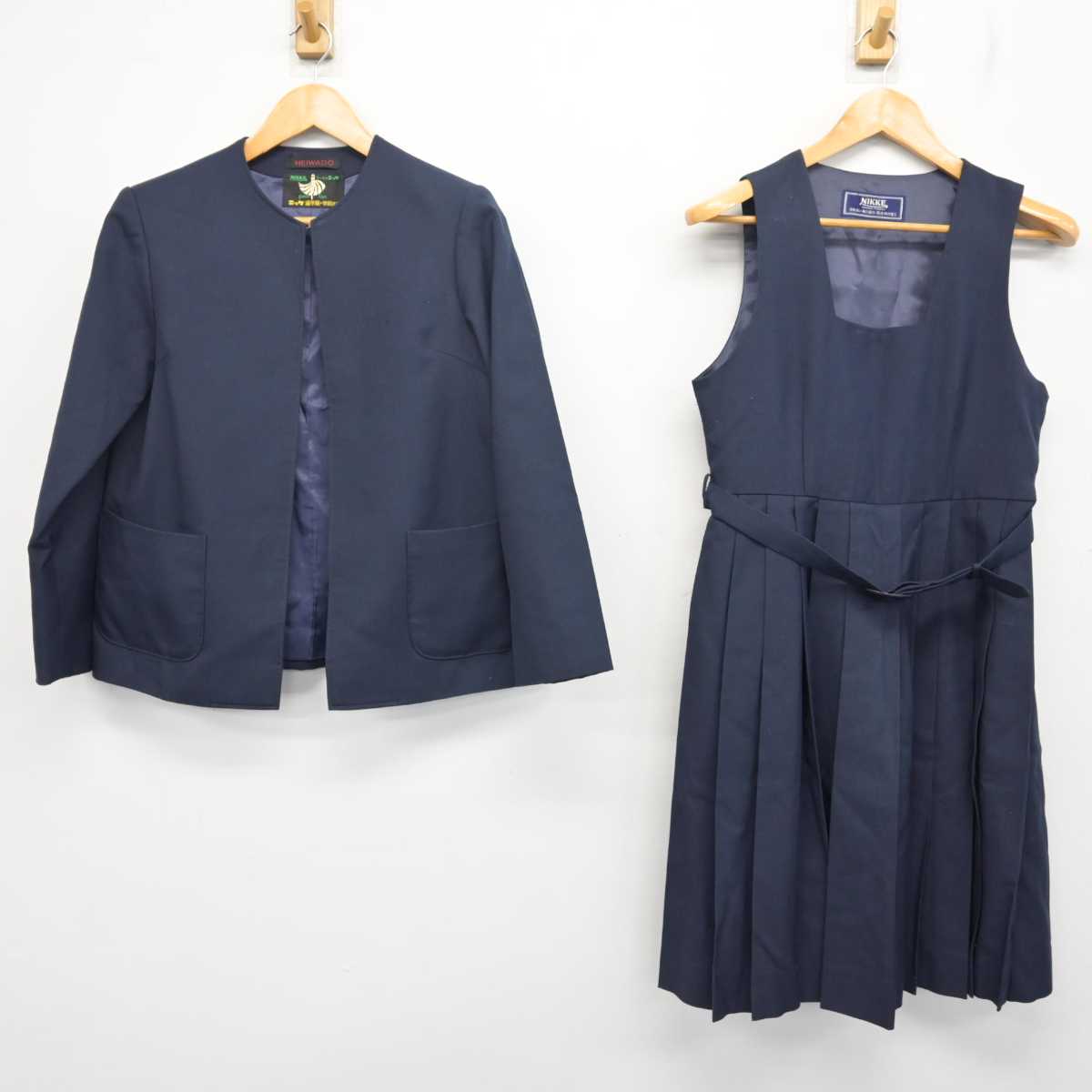 【中古】埼玉県 谷塚中学校 女子制服 2点 (ブレザー・ジャンパースカート) sf080276