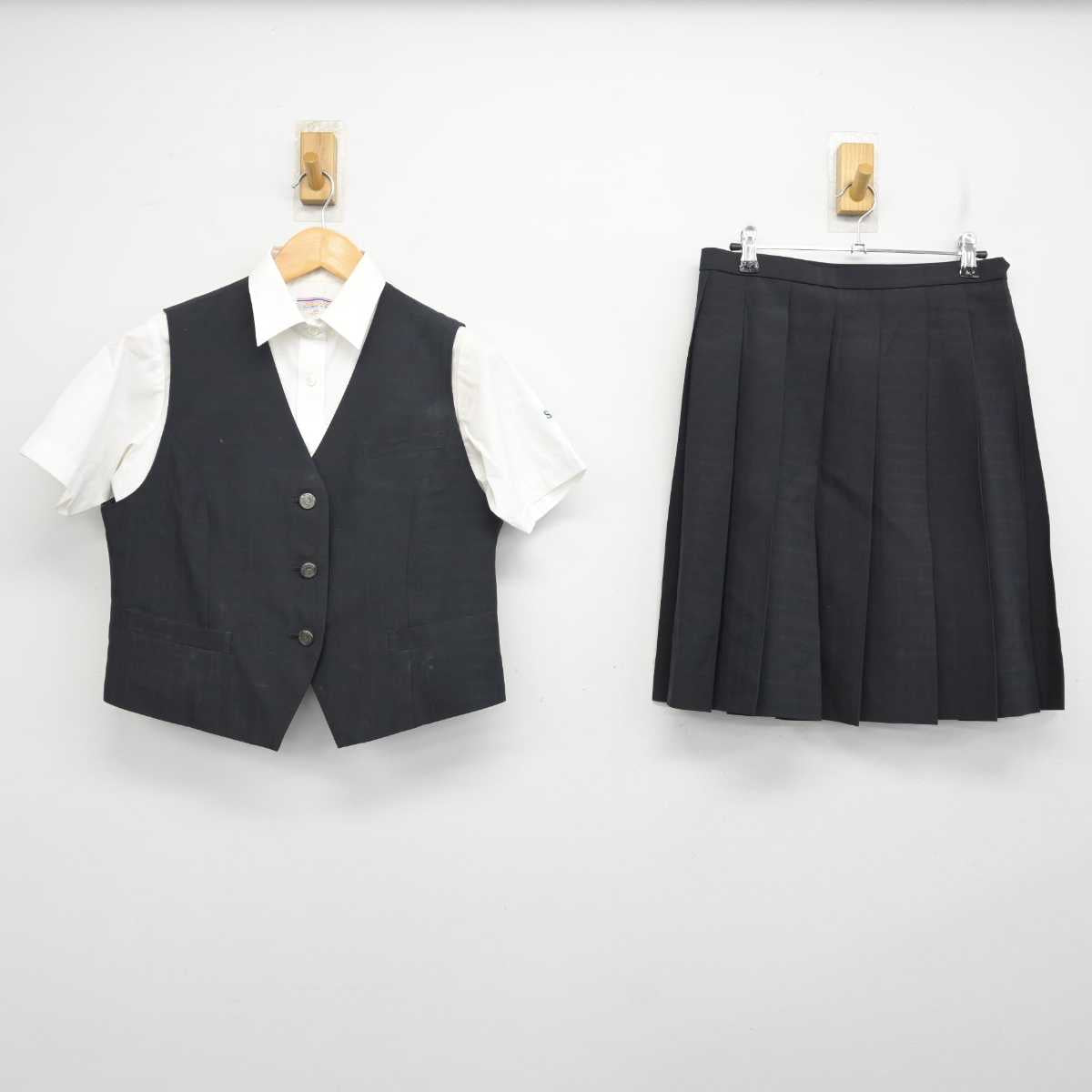 【中古】埼玉県 栄東中学・高等学校 女子制服 4点 (ベスト・シャツ・スカート) sf080380