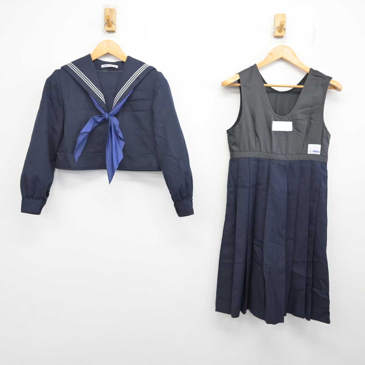 【中古】福岡県 折尾愛真高等学校 女子制服 4点 (セーラー服・ジャンパースカート) sf080499