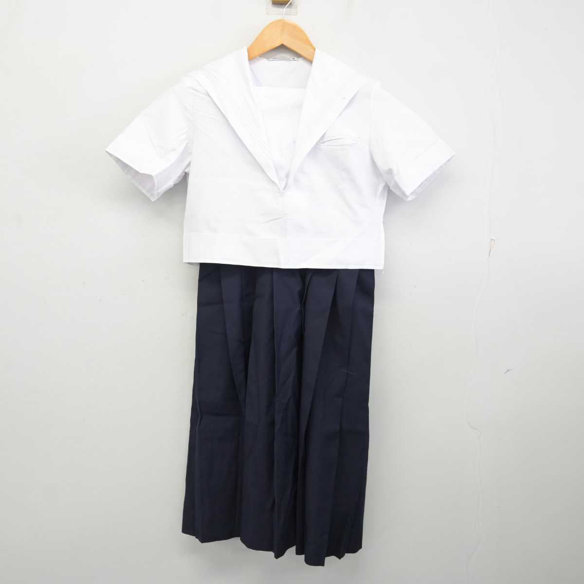 【中古】福岡県 折尾愛真高等学校 女子制服 3点 (セーラー服・スカート) sf080500