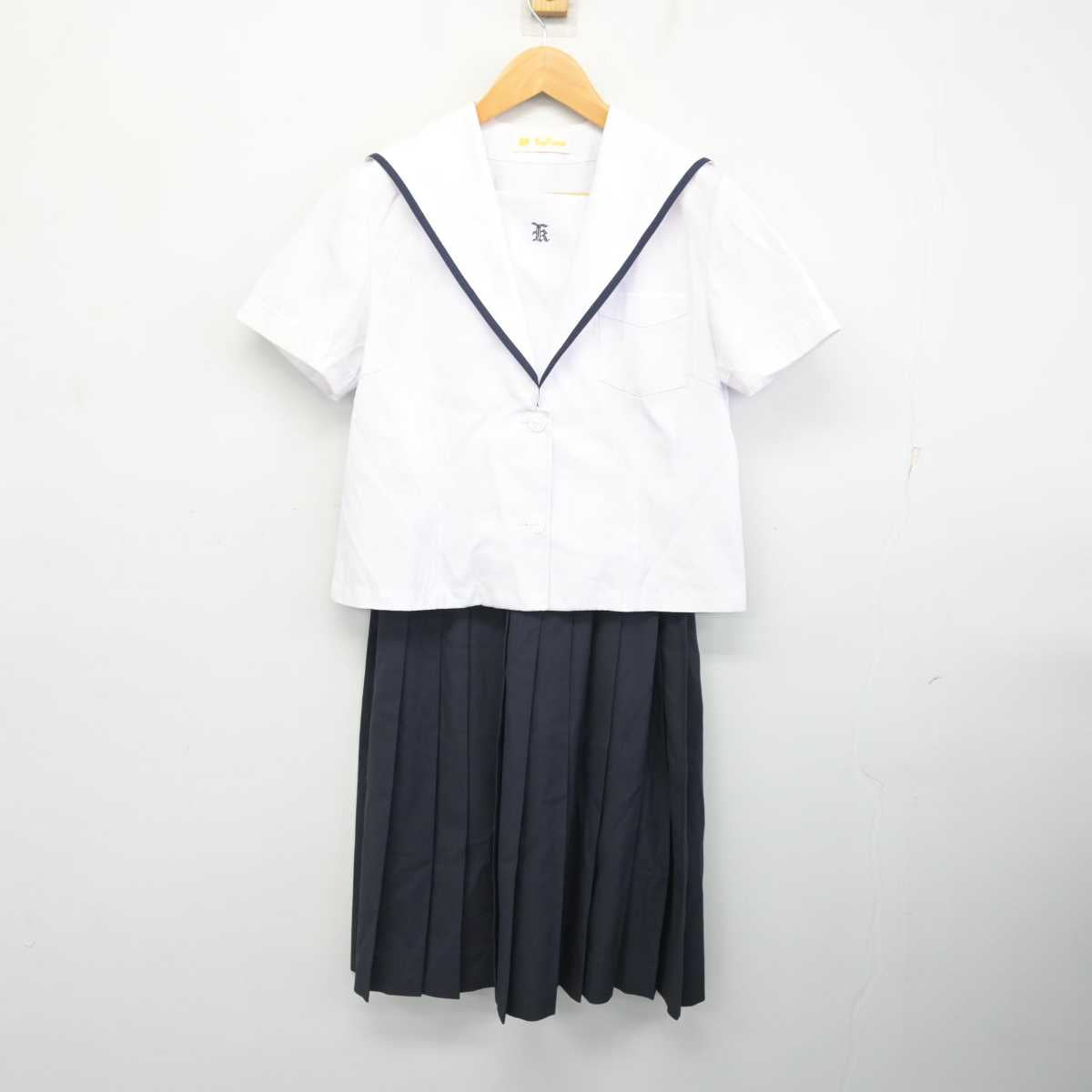 【中古】石川県 金沢市立兼六中学校 女子制服 2点 (セーラー服・スカート) sf080735