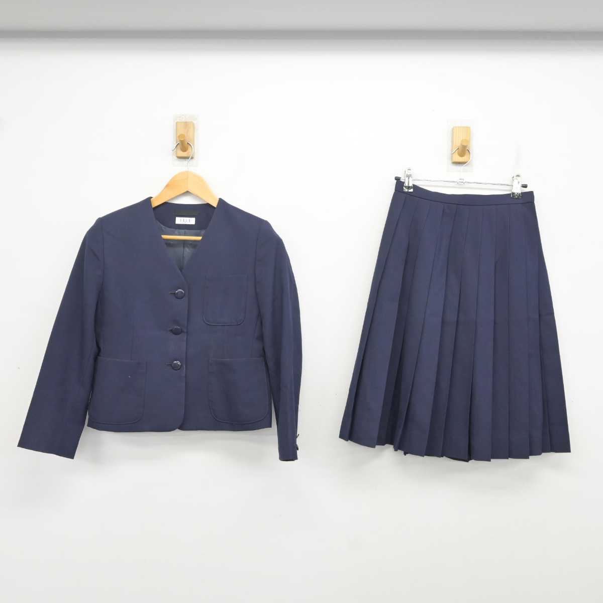 【中古】富山県 富山東高等学校 女子制服 2点 (ブレザー・スカート) sf080840