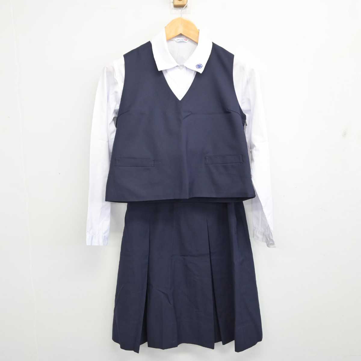 【中古】埼玉県 川角中学校 女子制服 4点 (ブレザー・ベスト・シャツ・スカート) sf081057