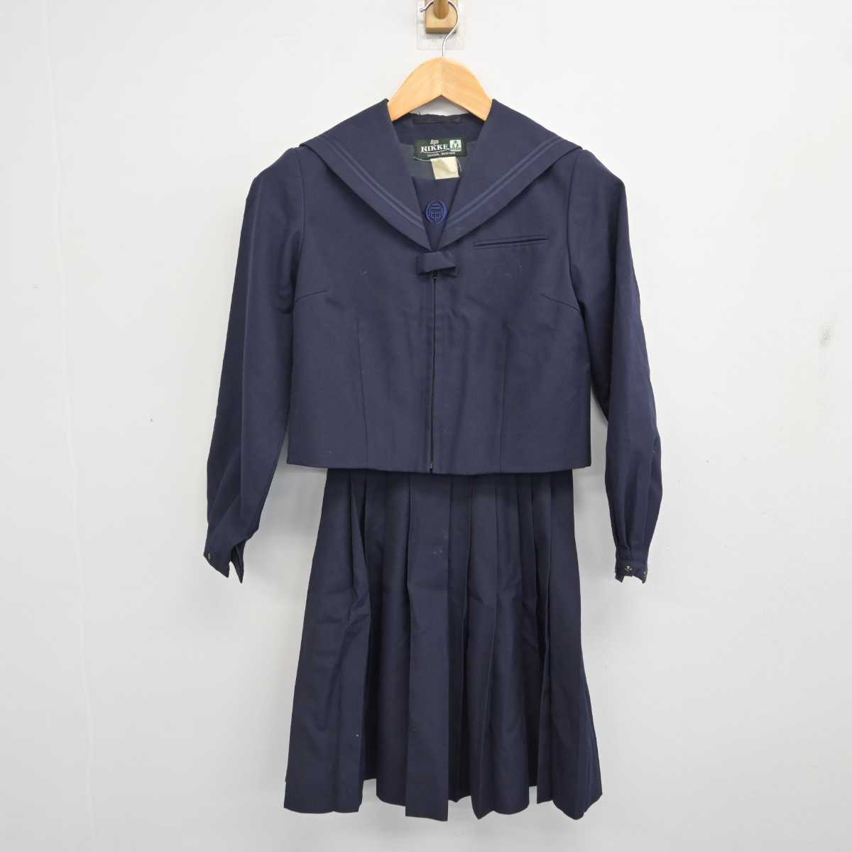 【中古】東京都 鶴川第二中学校 女子制服 2点 (セーラー服・スカート) sf081072