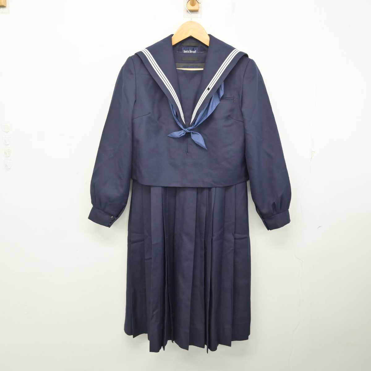 【中古】福岡県 香椎高等学校 女子制服 4点 (セーラー服・ジャンパースカート) sf081126