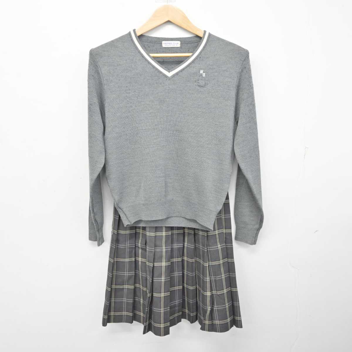 【中古】奈良県 富雄中学校 女子制服 4点 (ブレザー・ニット・スカート) sf081533