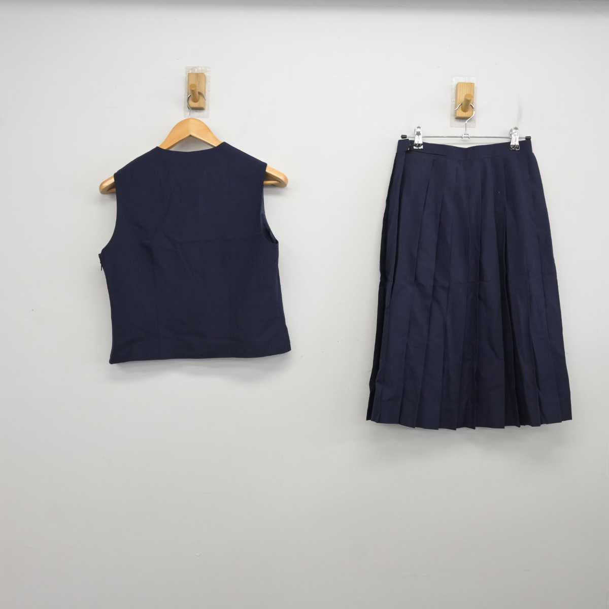 【中古】埼玉県 芝中学校 女子制服 2点 (ベスト・スカート) sf082067