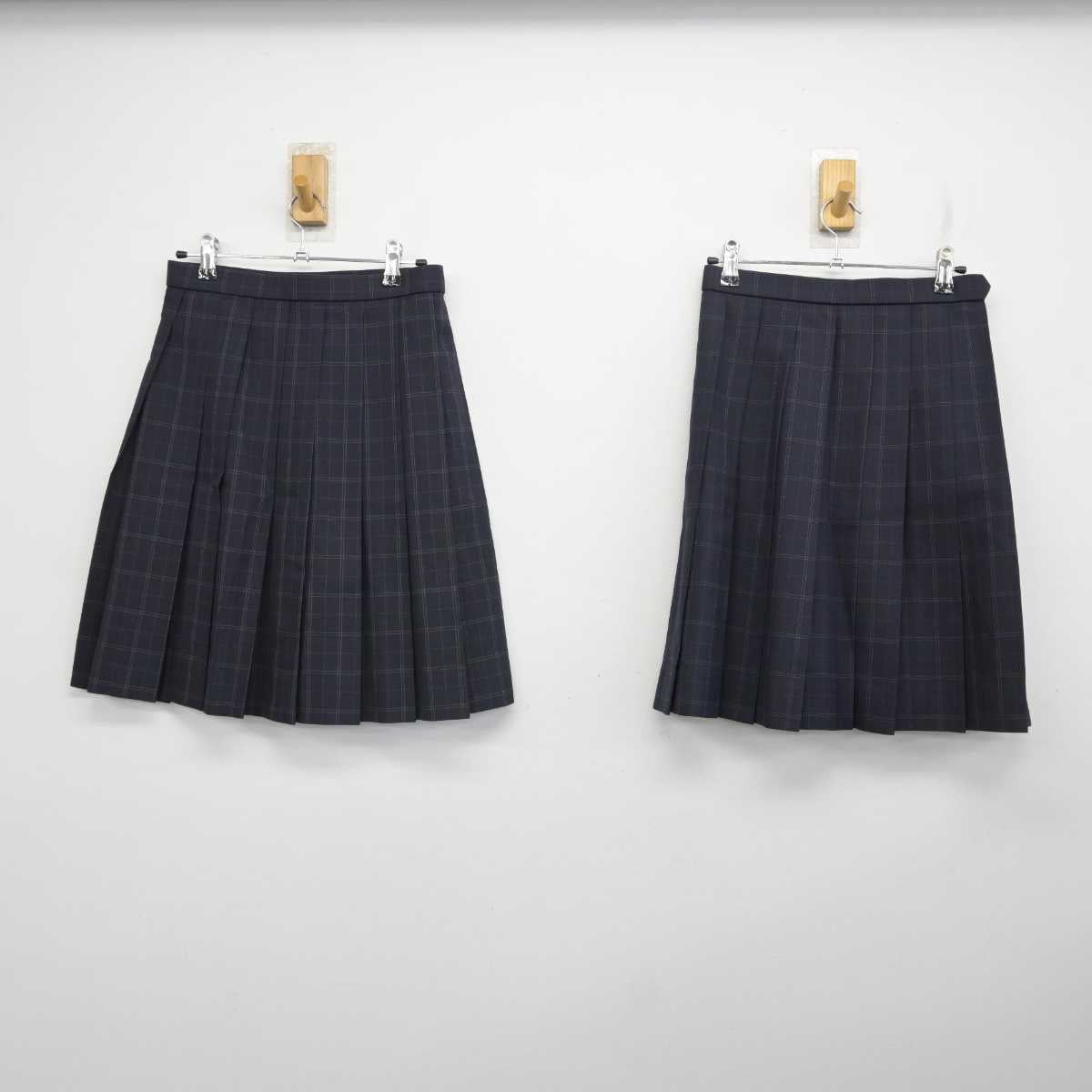 【中古】千葉県 千葉経済大学附属高等学校 女子制服 3点 (ブレザー・スカート) sf082076