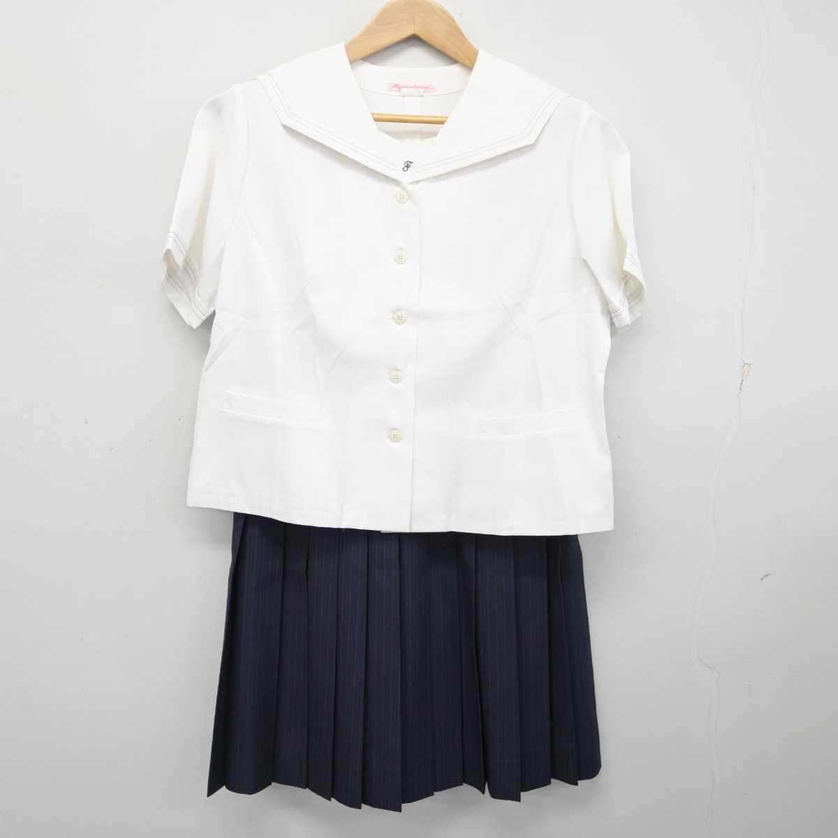 【中古】愛知県 藤ノ花女子高等学校 女子制服 2点 (セーラー服・スカート) sf082646