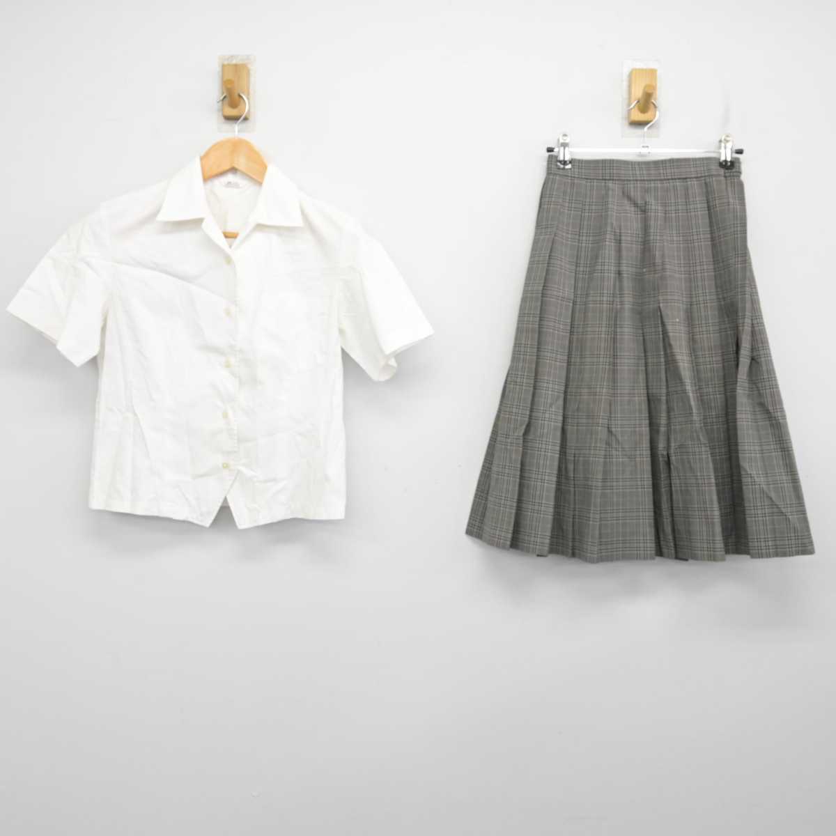 【中古】秋田県 協和中学校 女子制服 2点 (シャツ・スカート) sf082678