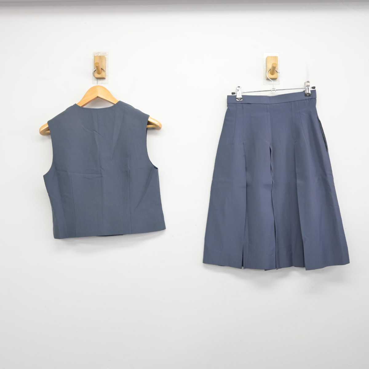 【中古】千葉県 幕張本郷中学校 女子制服 2点 (ベスト・スカート) sf082682