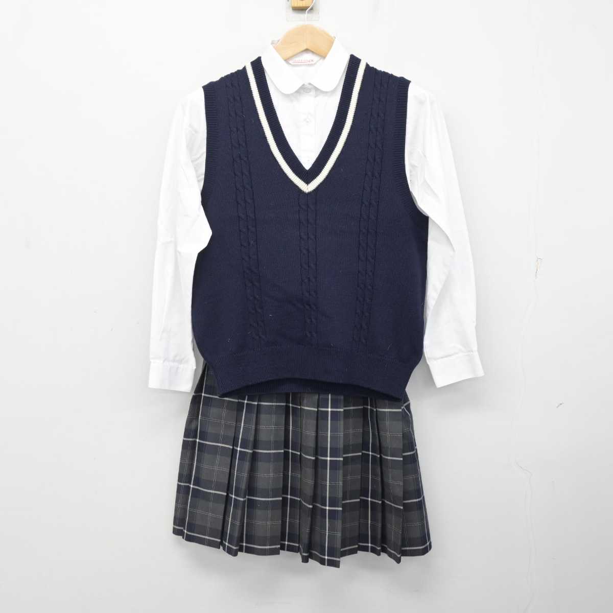 【中古】群馬県 前橋育英高等学校 女子制服 3点 (ニットベスト・シャツ・スカート) sf082706