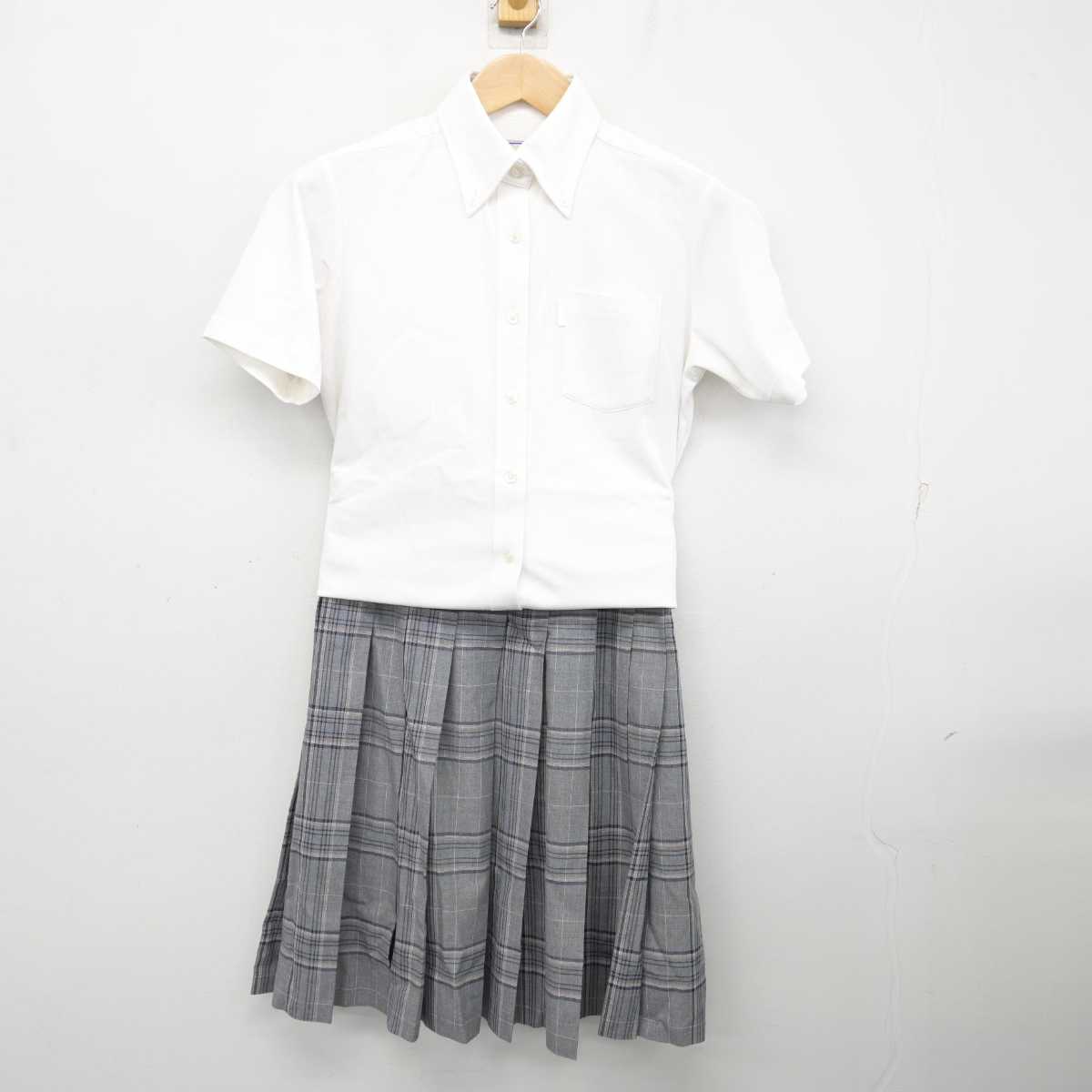 【中古】埼玉県 埼玉栄中学・高等学校 女子制服 2点 (シャツ・スカート) sf082773