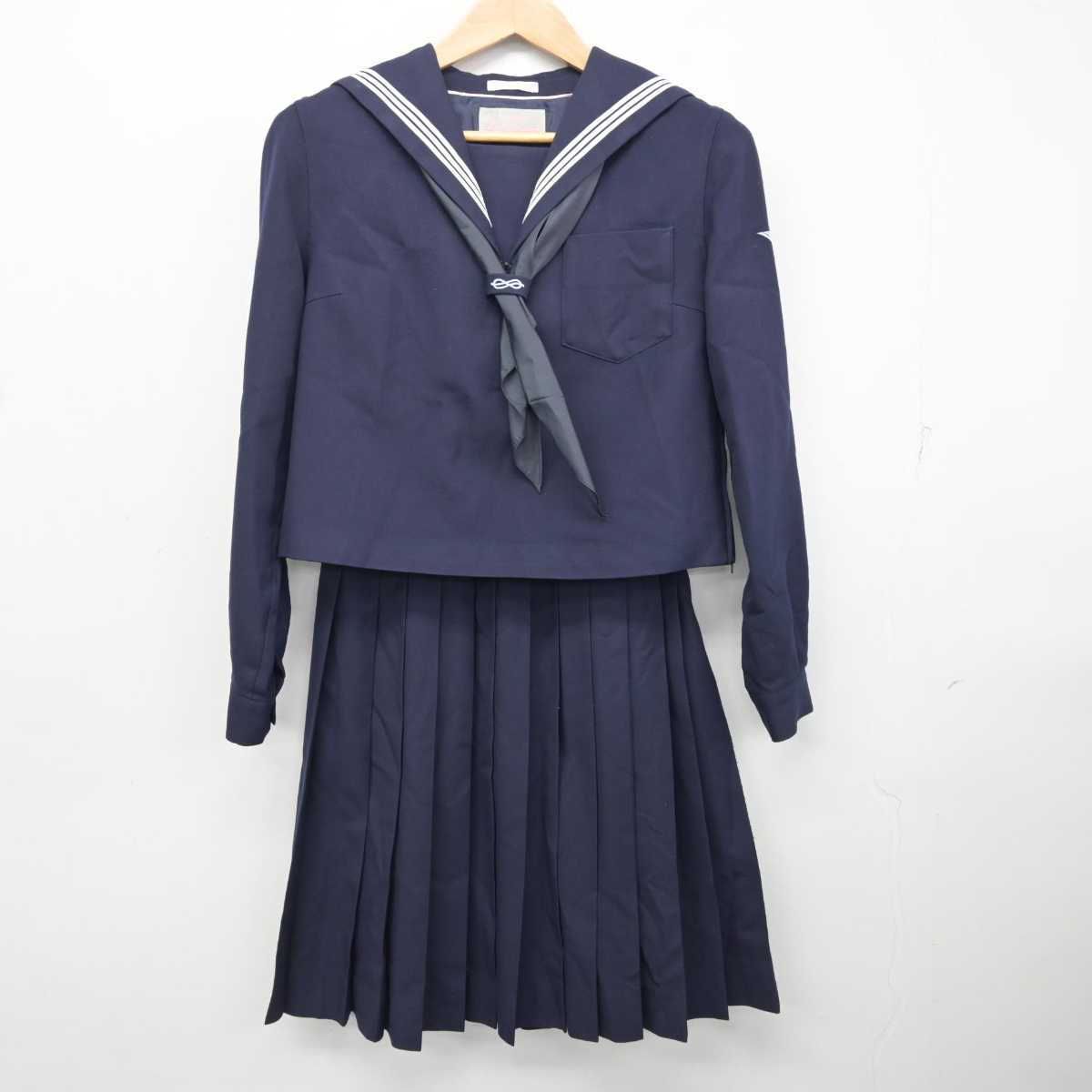 【中古】大分県 上野ヶ丘高等学校 女子制服 3点 (セーラー服・スカート) sf082828