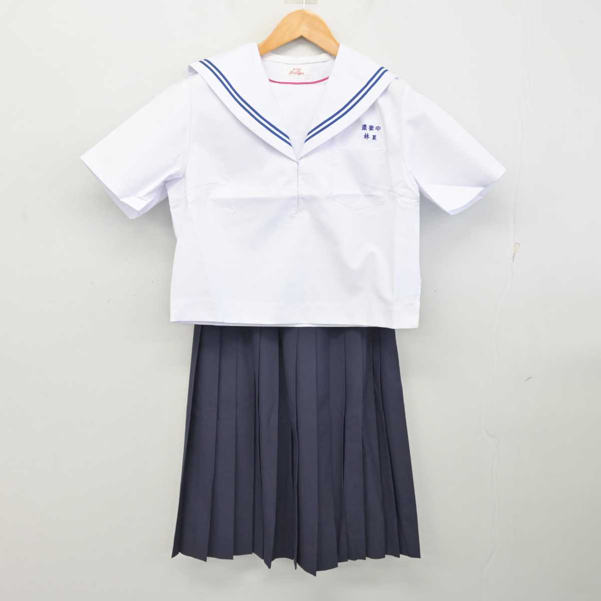 【中古】愛知県 逢妻中学校 女子制服 2点 (セーラー服・スカート) sf082870