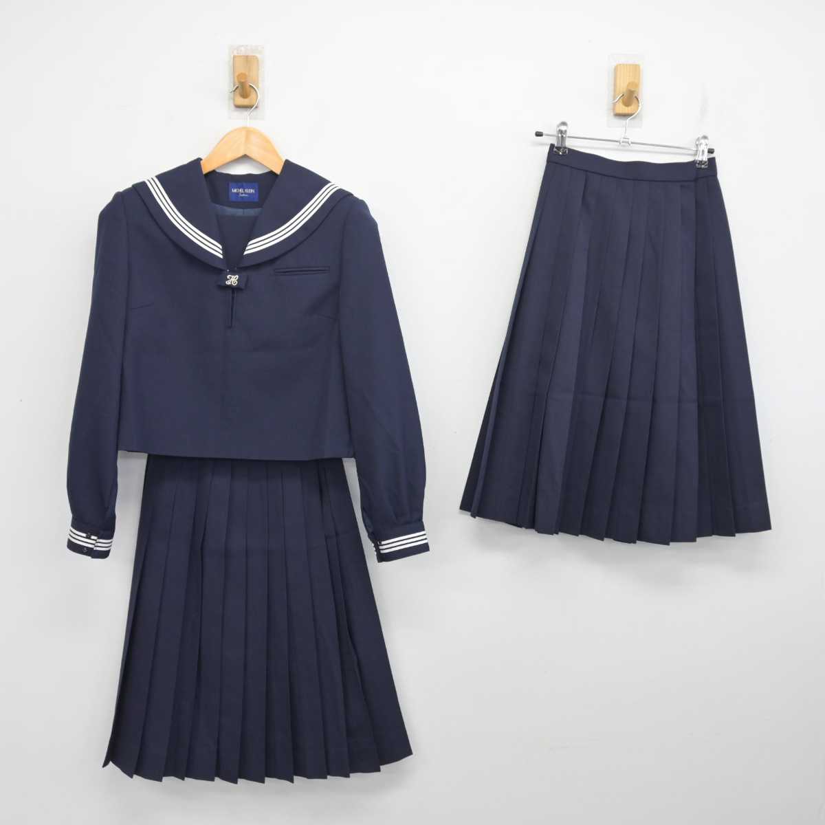 【中古】埼玉県 栗橋東中学校 女子制服 3点 (セーラー服・スカート) sf082882