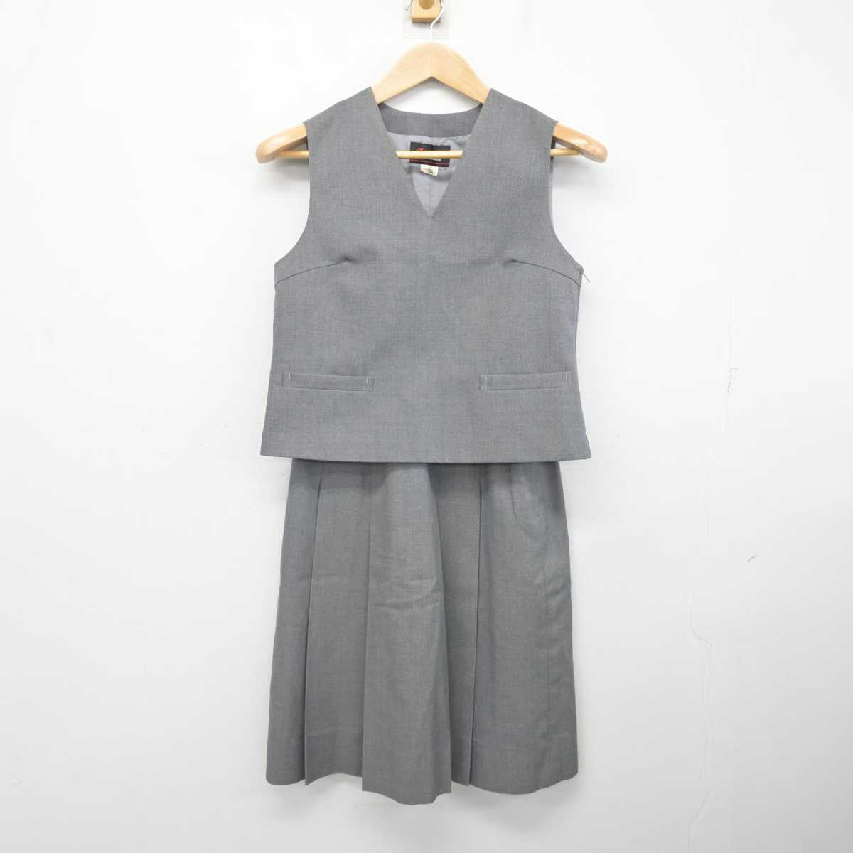 【中古】北海道 稲陵中学校 女子制服 4点 (ブレザー・ベスト・スカート) sf083023