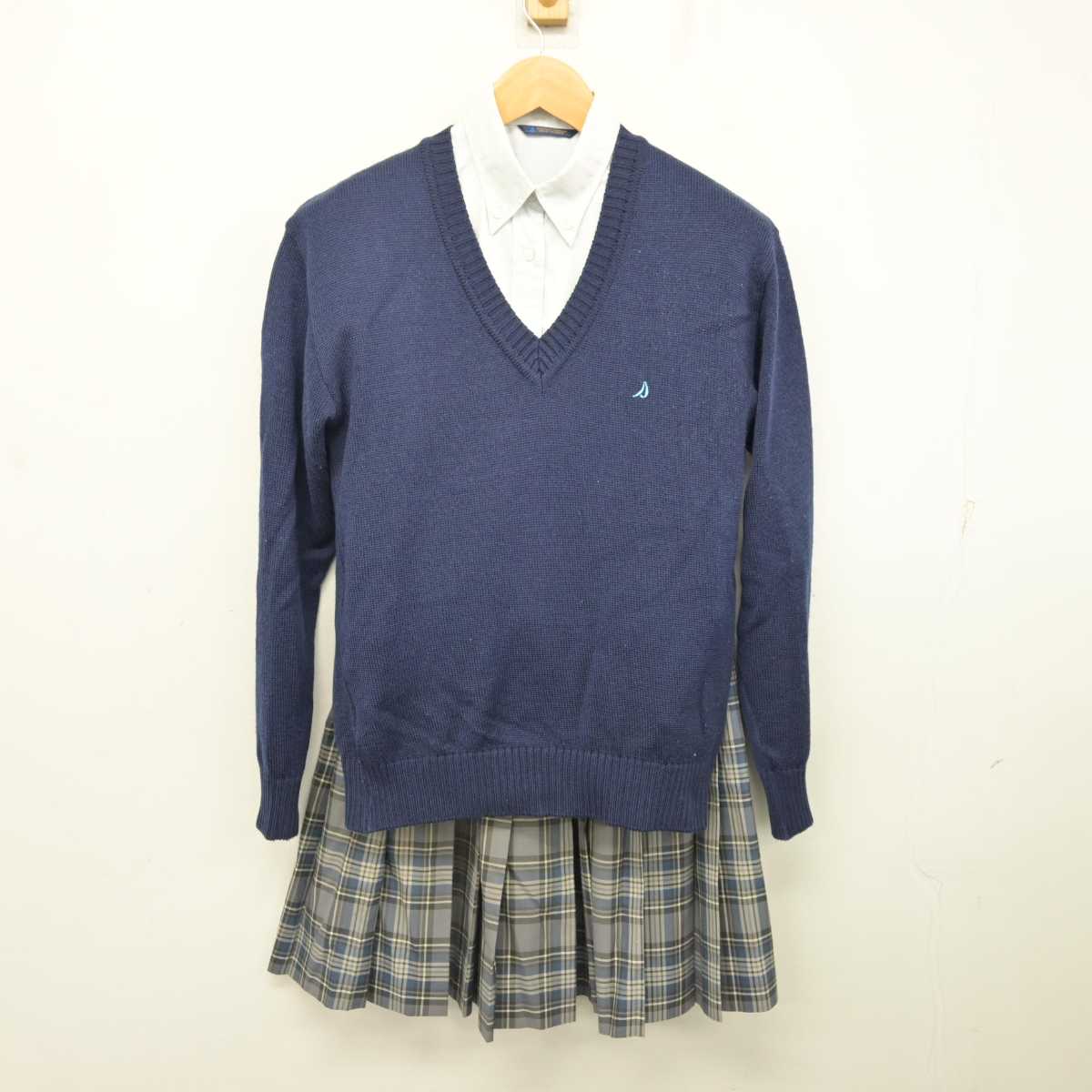 【中古】神奈川県 湘南学院高等学校 女子制服 3点 (ニット・シャツ・スカート) sf083032